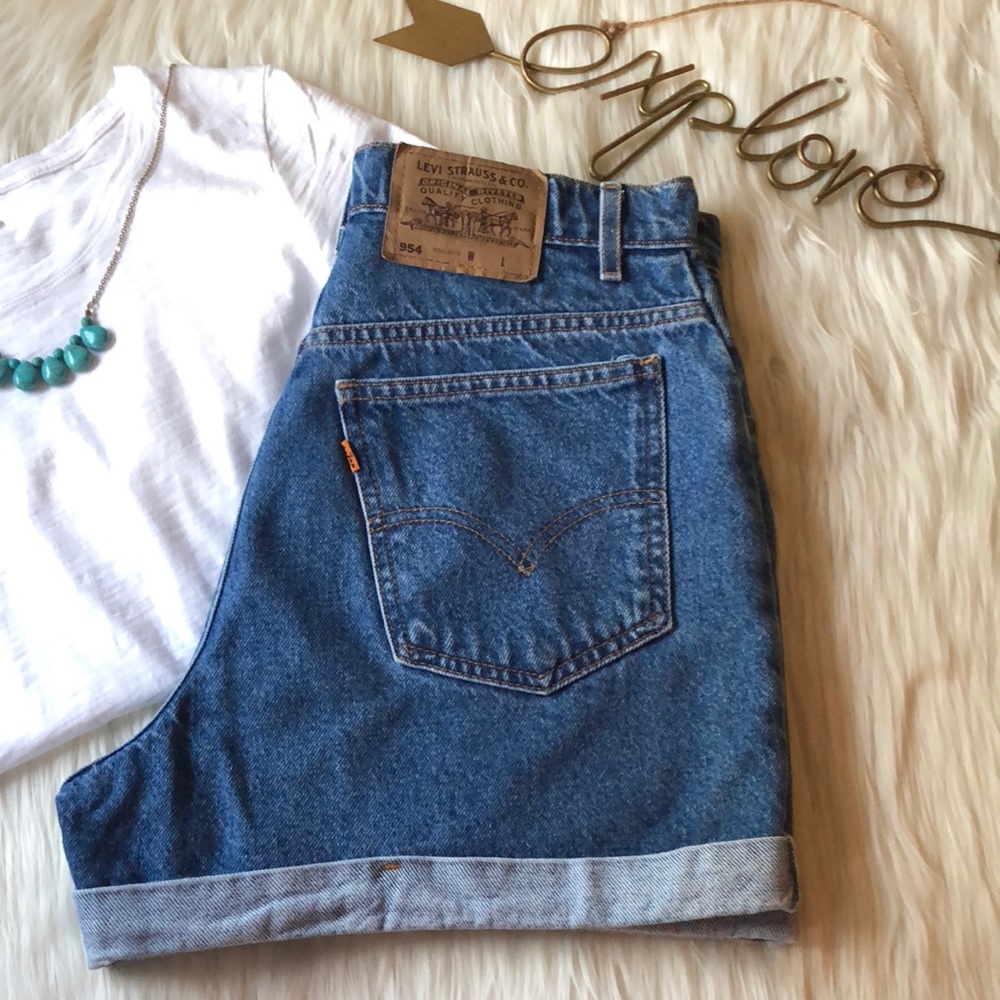 Vintage Levi’s high waisted roll cuff denim shorts